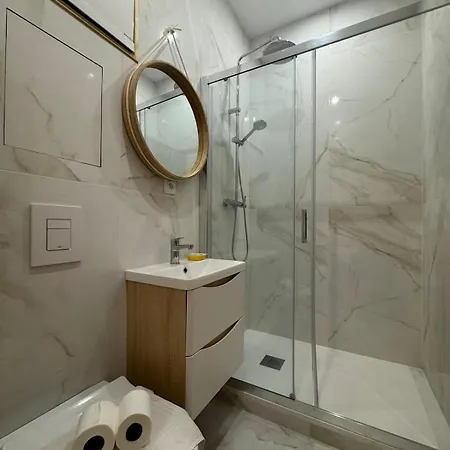 Charming In The Heart Of Νίκαια